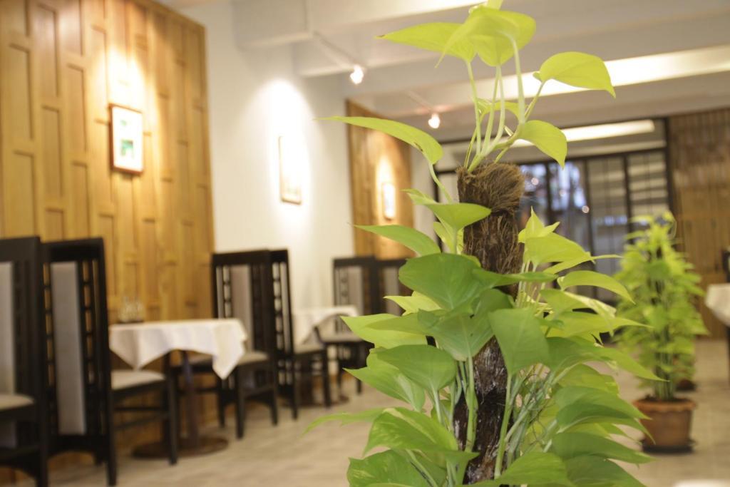 Baan Dinso Hostel@Ratchadamnoen Bangkok Eksteriør billede