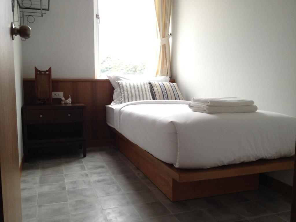 Baan Dinso Hostel@Ratchadamnoen Bangkok Værelse billede