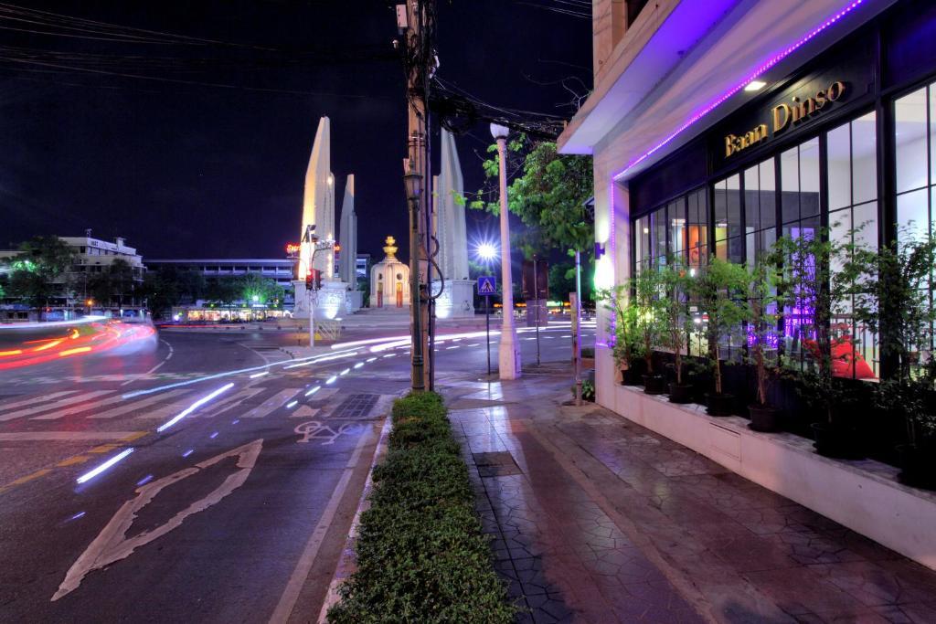 Baan Dinso Hostel@Ratchadamnoen Bangkok Eksteriør billede